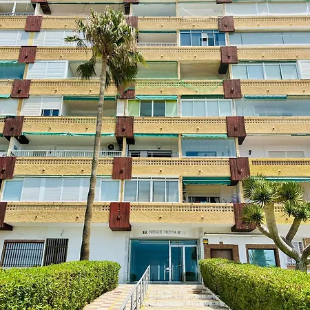 Magnificent On The Beachfront, Cleaning Included Apartment