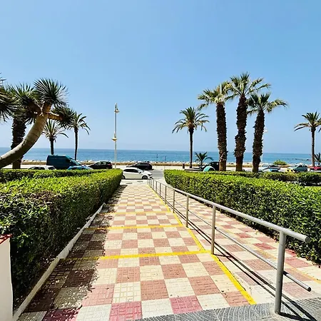 Magnificent On The Beachfront, Cleaning Included Apartment *
