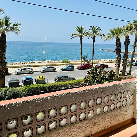 Magnificent On The Beachfront, Cleaning Included *