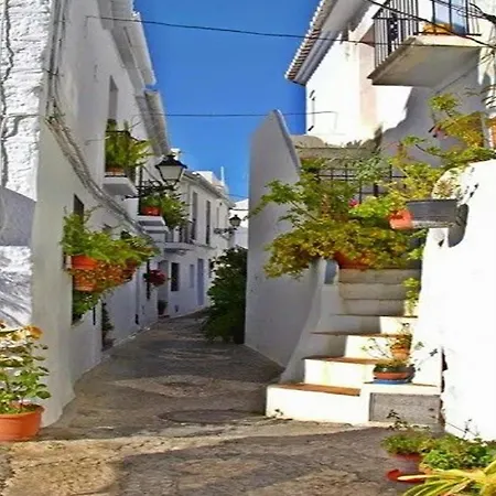 Magnificent On The Beachfront, Cleaning Included *