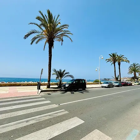 Apartment Magnificent On The Beachfront, Cleaning Included *